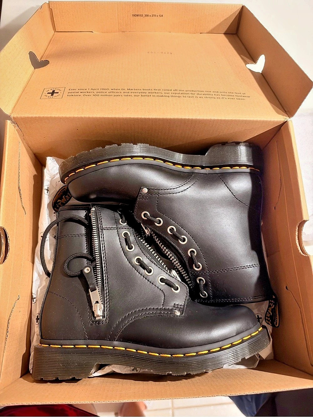 Dr. Martens 1460 Twin Zip Twin Zip Combat Boots Black US 6 NWT